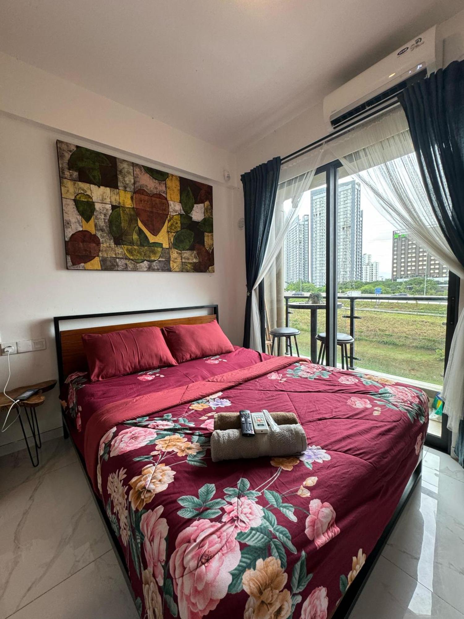 Stay N Cozy Apartemen Sky House Bsd By Sm Room Samporo Dış mekan fotoğraf